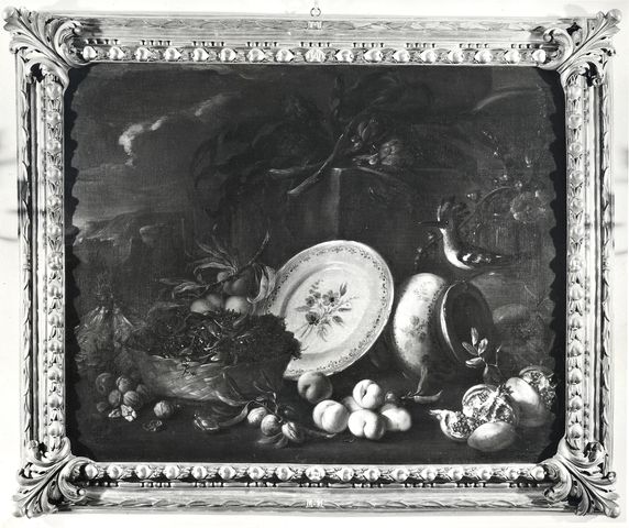 Anonimo — Autore non indicato - sec. XVII/ XVIII - Natura morta con frutta, cesto, piatto e uccello — insieme